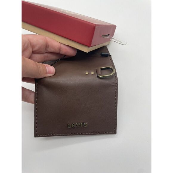 Levis Leather Trifold Wallet Mens Brown RFID Protection 6 Slots w/ Hook MSRP $36 - Picture 6 of 7